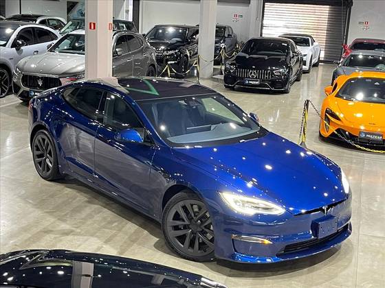 TESLA MODEL S ELÉTRICO PLAID